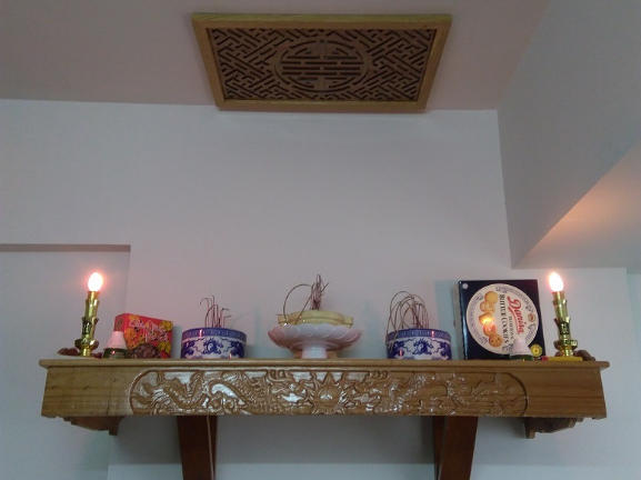 Một số mẫu bàn thờ treo tường gỗ gụ đẹp tại Bàn Thờ Việt